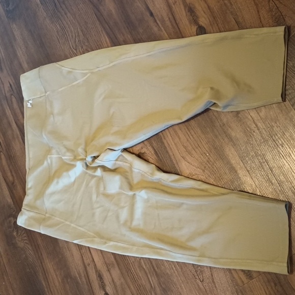 Girlfriend Collective Tan Cropped Capri Leggings A5 - Picture 1 of 4